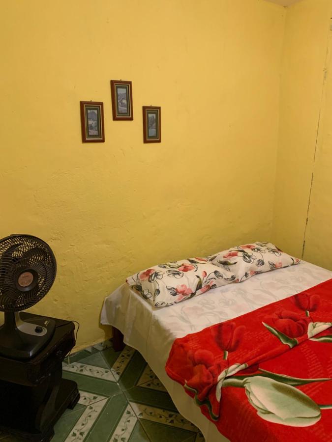 Quinca'S Hostel Ленсойс Екстер'єр фото